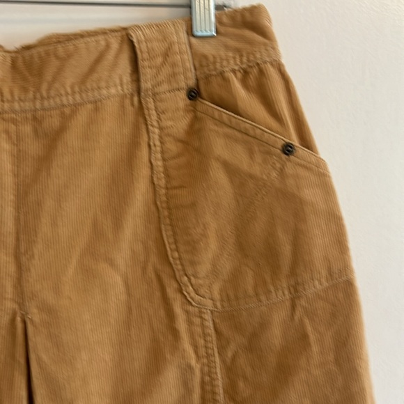 Nevada VGUC yellow corduroy skirt, front pockets, zip and button up in back - Picture 3 of 12